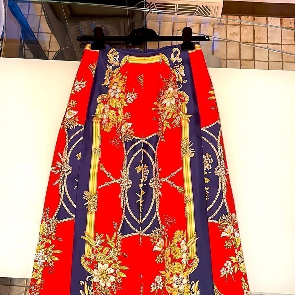 Gucci NWT Pleated skirt red navy gold printed 38 100% silk made in Italy - Picture 6 of 16